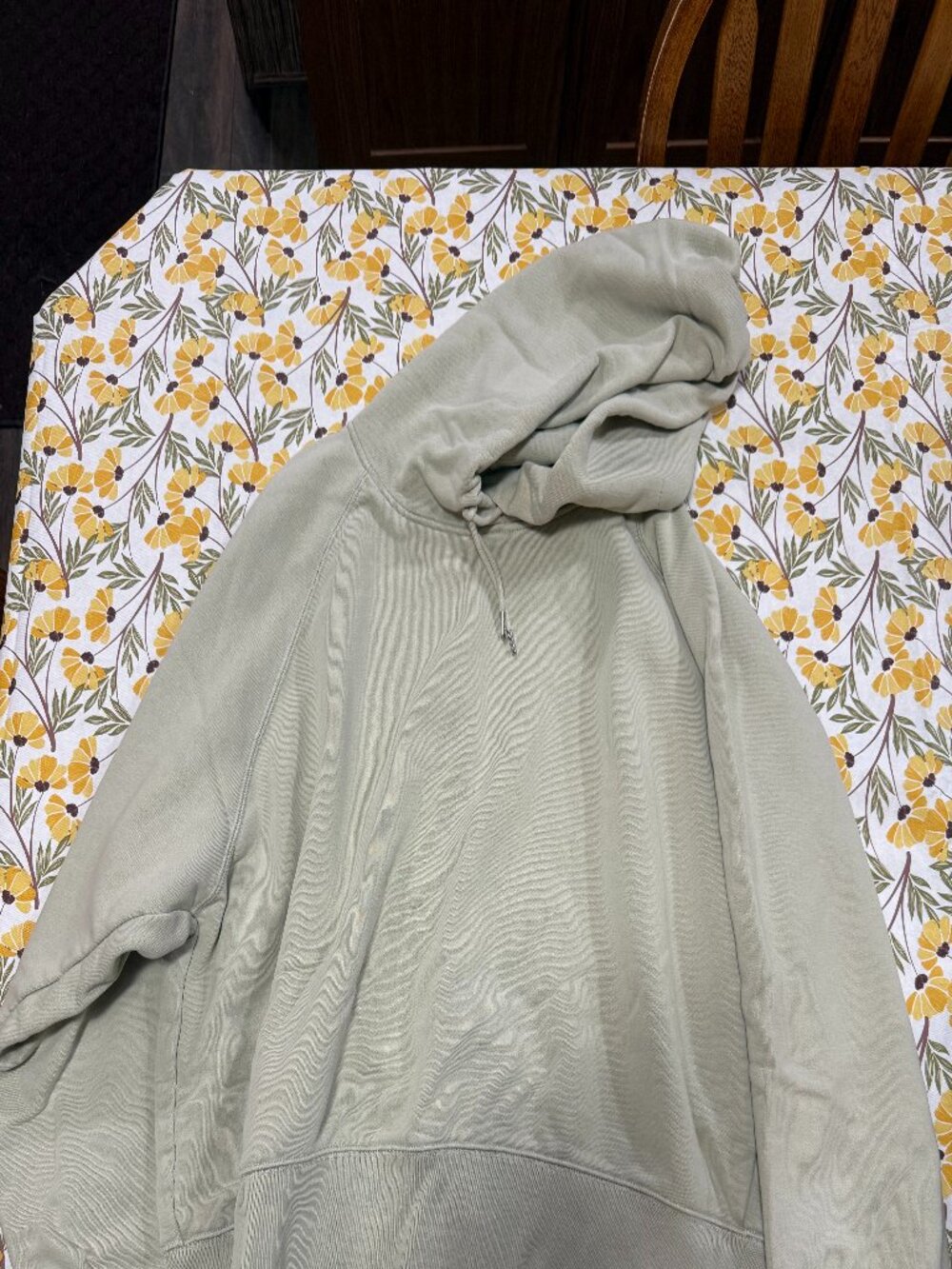 UNIQLO Women’s Light Green Cropped Hoodie Drawstring Sweatshirt L